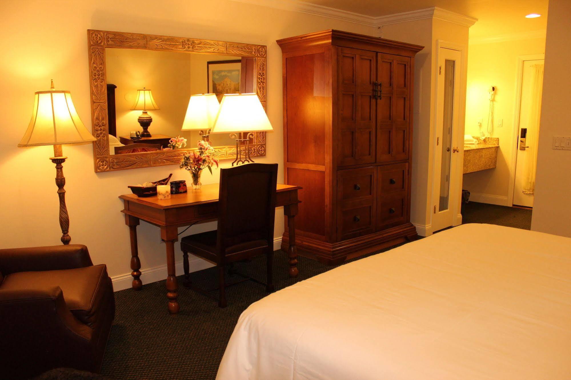 مونتوك Kenny'S Tipperary Inn المظهر الخارجي الصورة